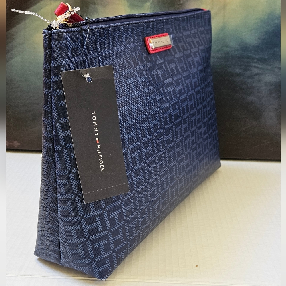 Tommy Hilfiger Cosmetic Bag - Picture 3 of 12